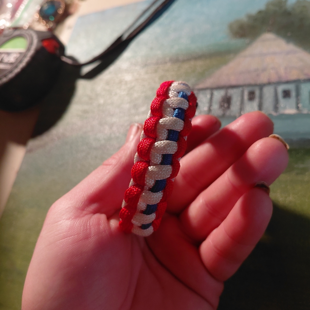 Patriotic Paracord Bracelet - Picture 5 of 5